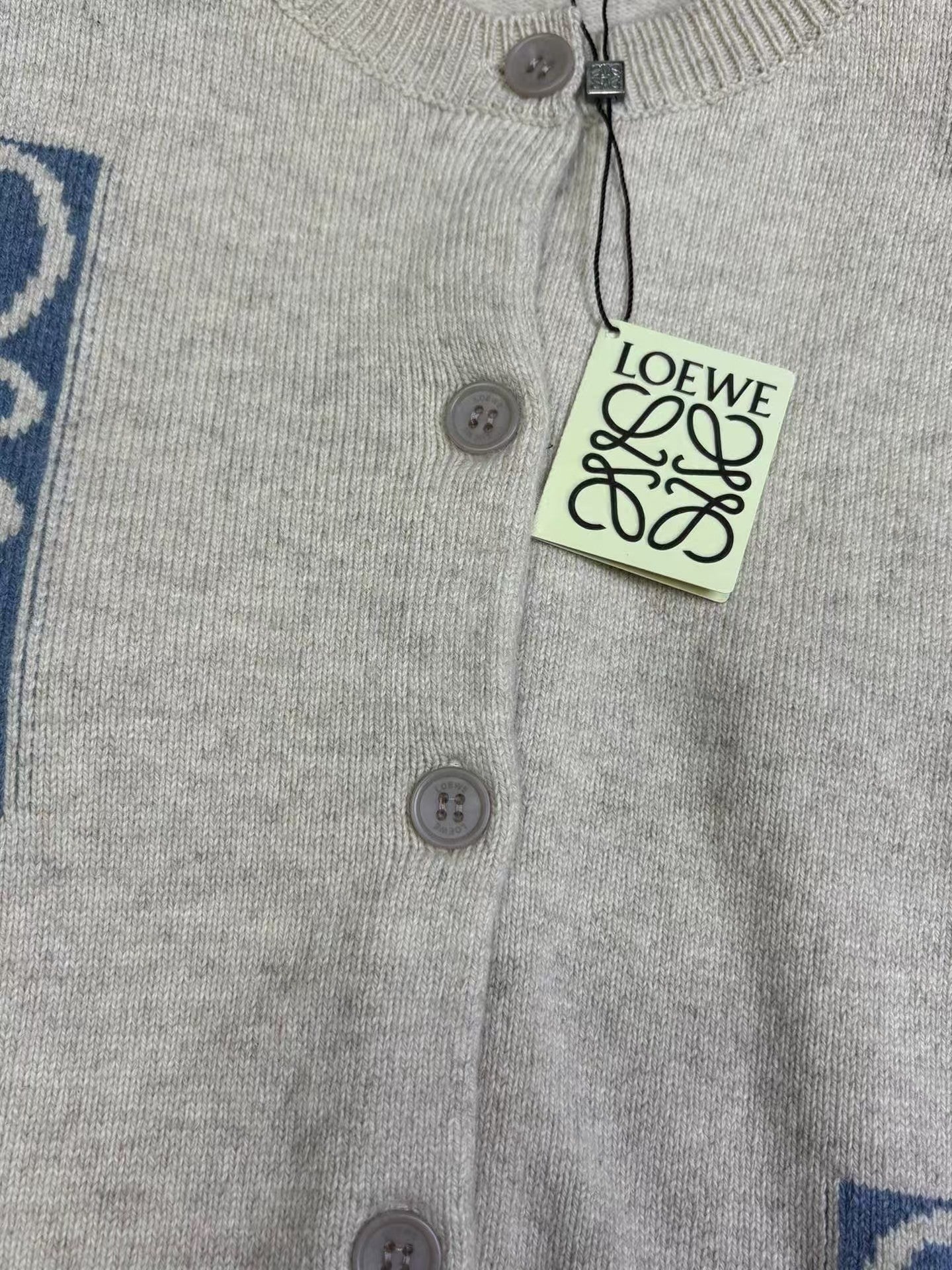 Early autumn new knitted long sleeved sweater