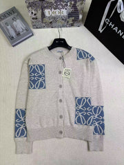 Early autumn new knitted long sleeved sweater