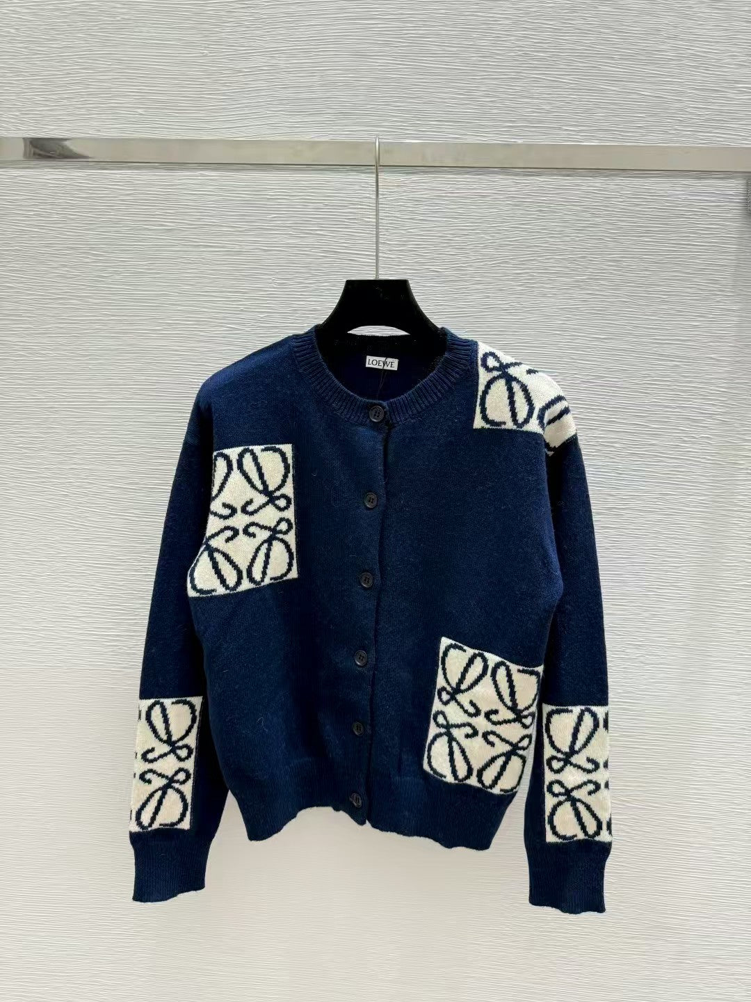 Early autumn new knitted long sleeved sweater