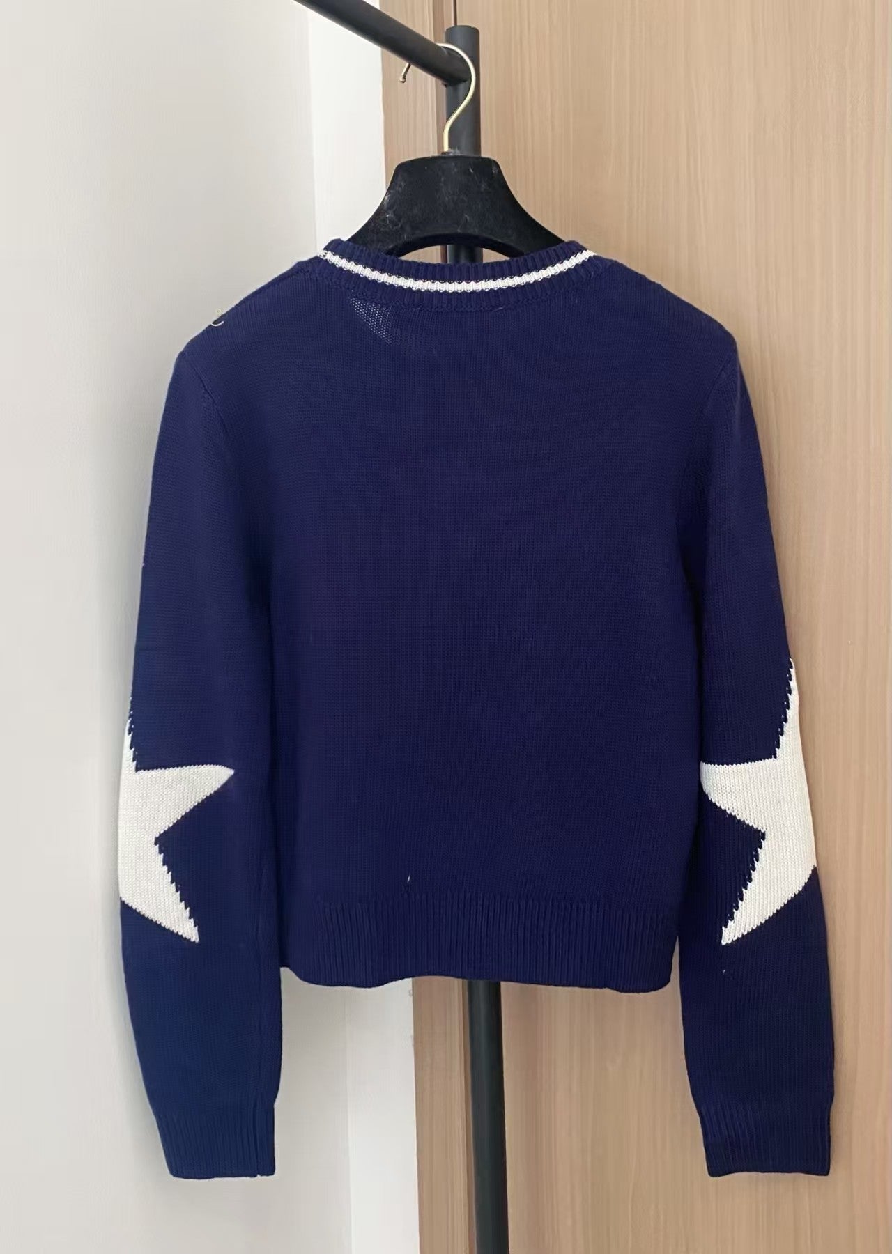 Jacquard knitted round neck long sleeved sweater