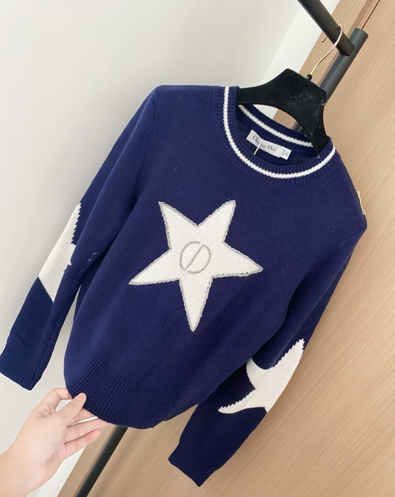 Jacquard knitted round neck long sleeved sweater