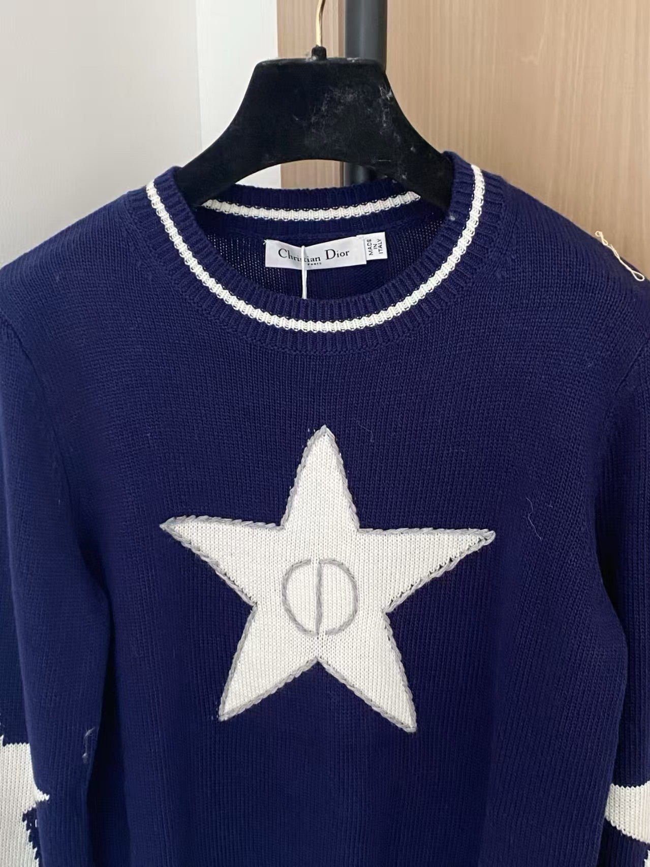 Jacquard knitted round neck long sleeved sweater