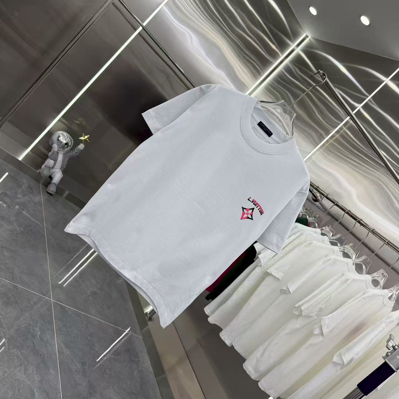 New round neck short sleeved T-shirt