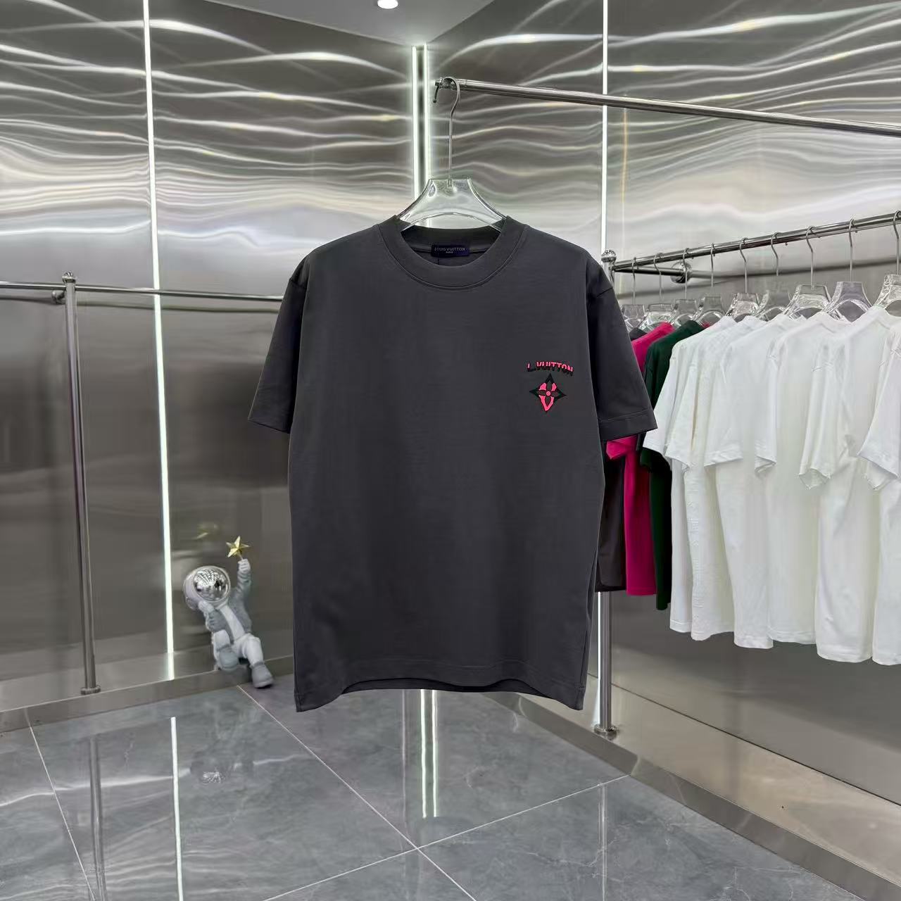 New round neck short sleeved T-shirt