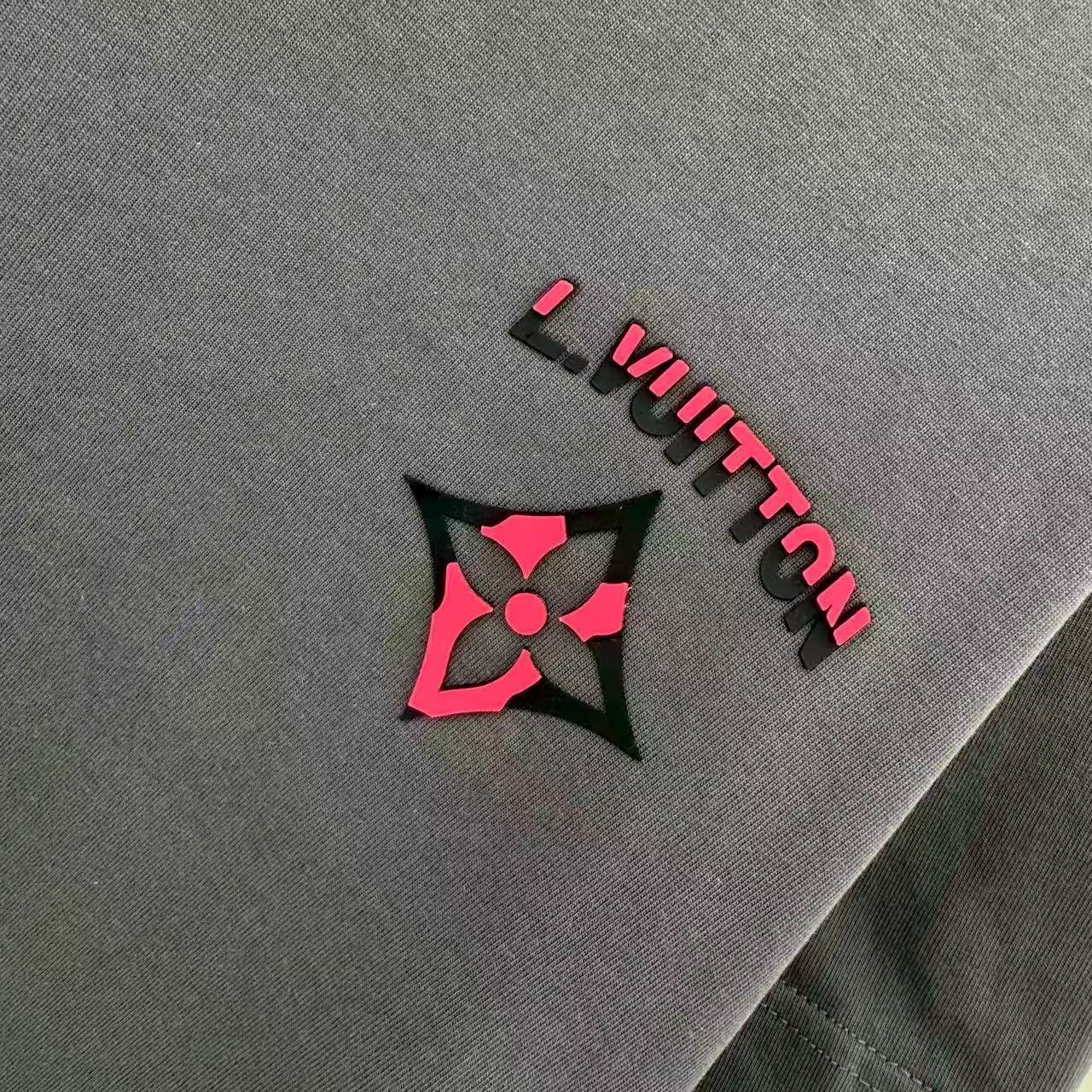 New round neck short sleeved T-shirt