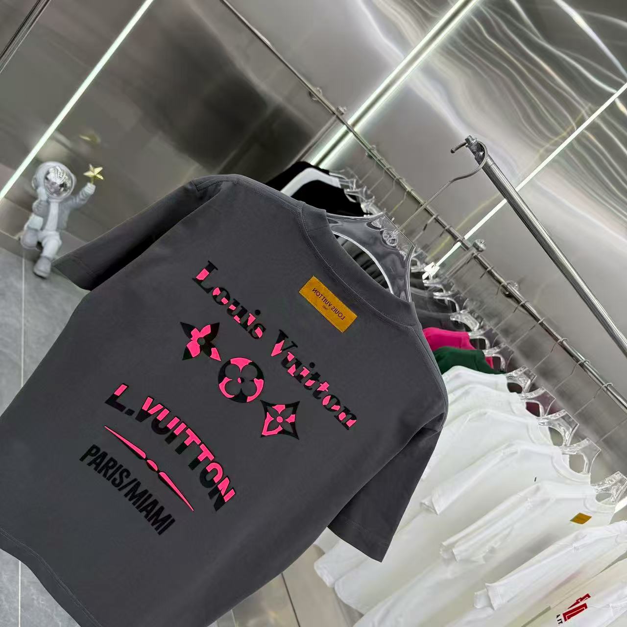 New round neck short sleeved T-shirt