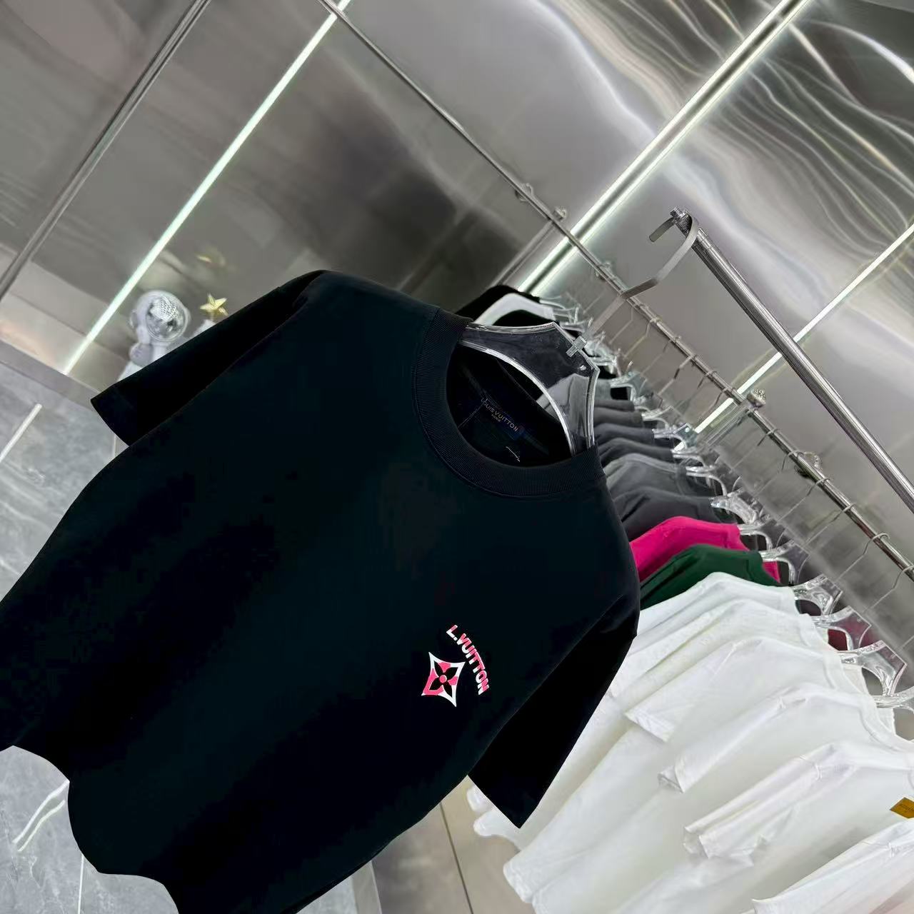 New round neck short sleeved T-shirt