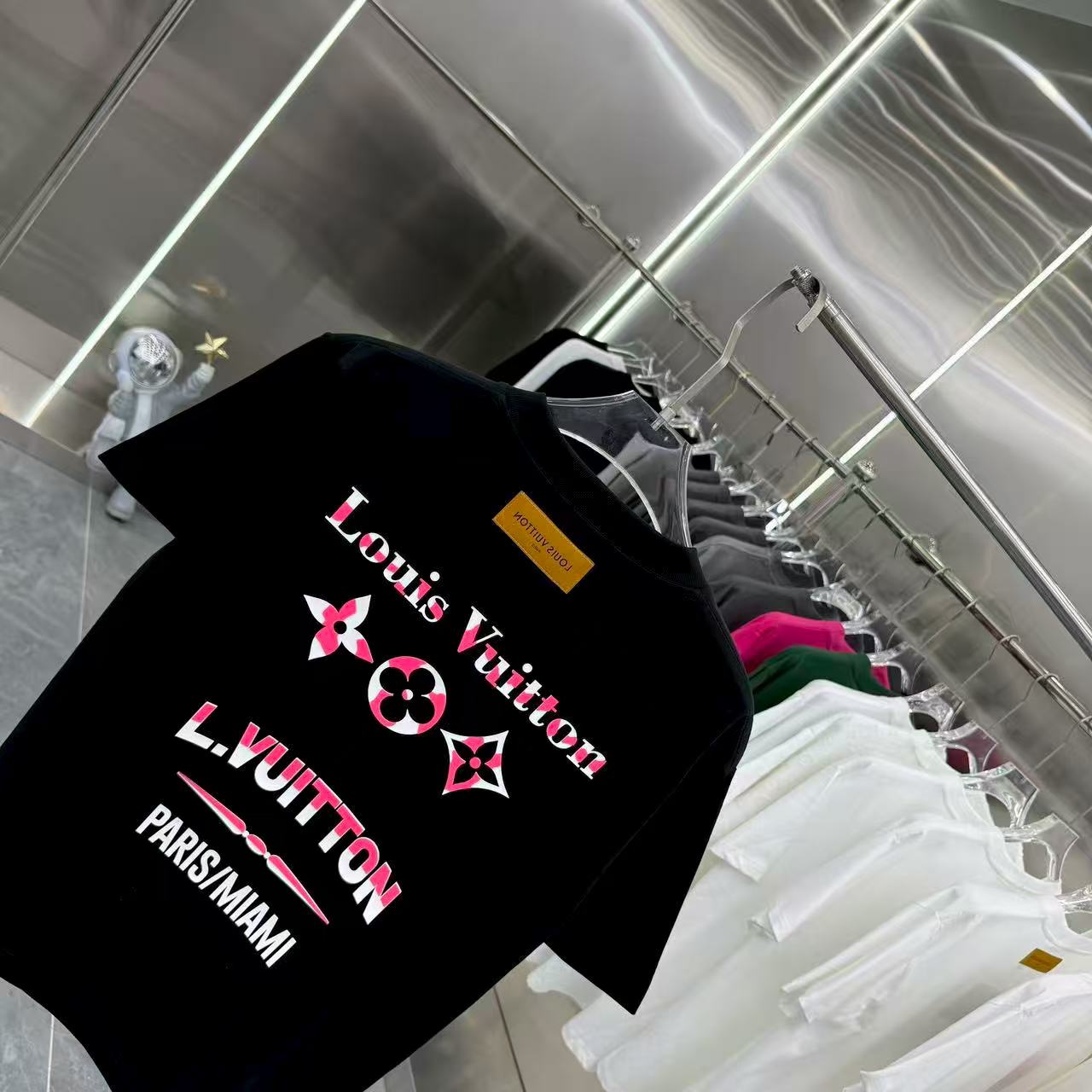New round neck short sleeved T-shirt