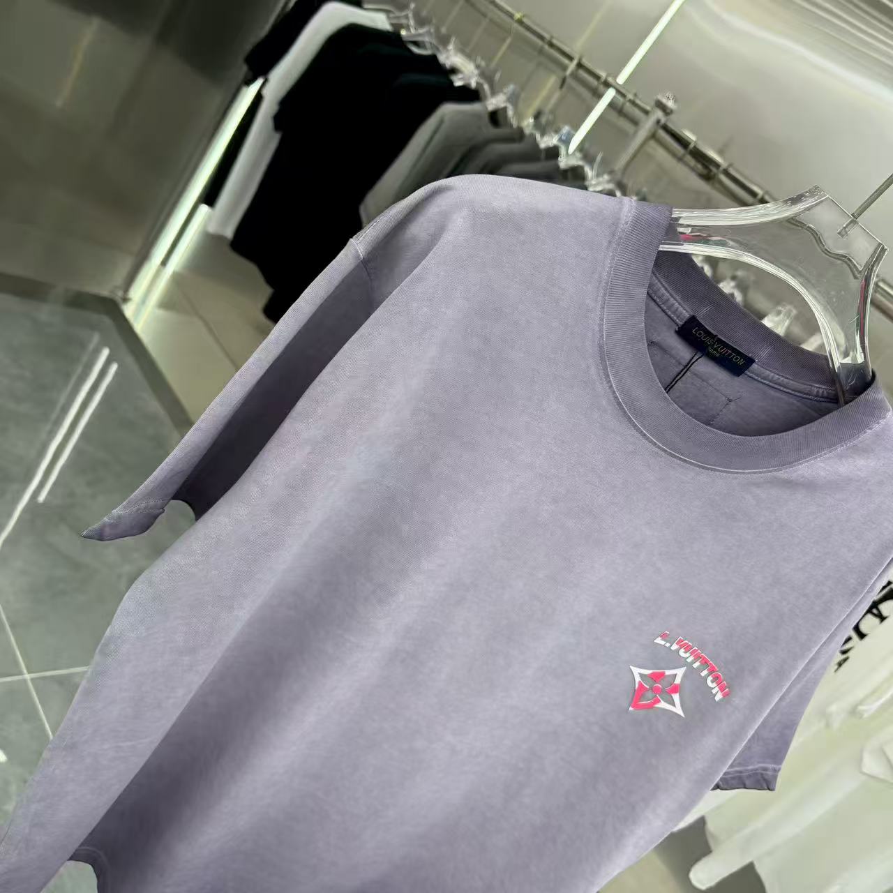 New round neck short sleeved T-shirt
