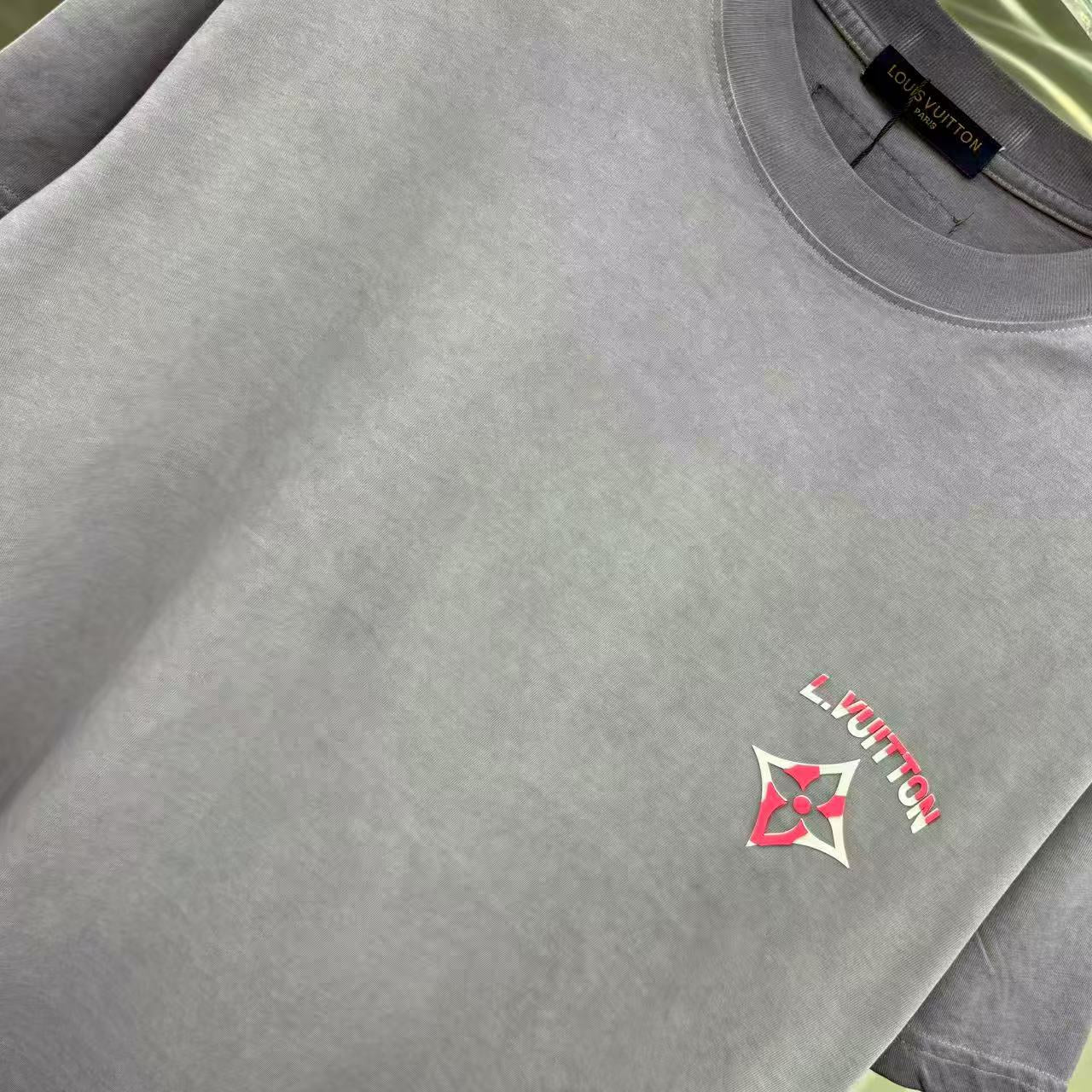 New round neck short sleeved T-shirt