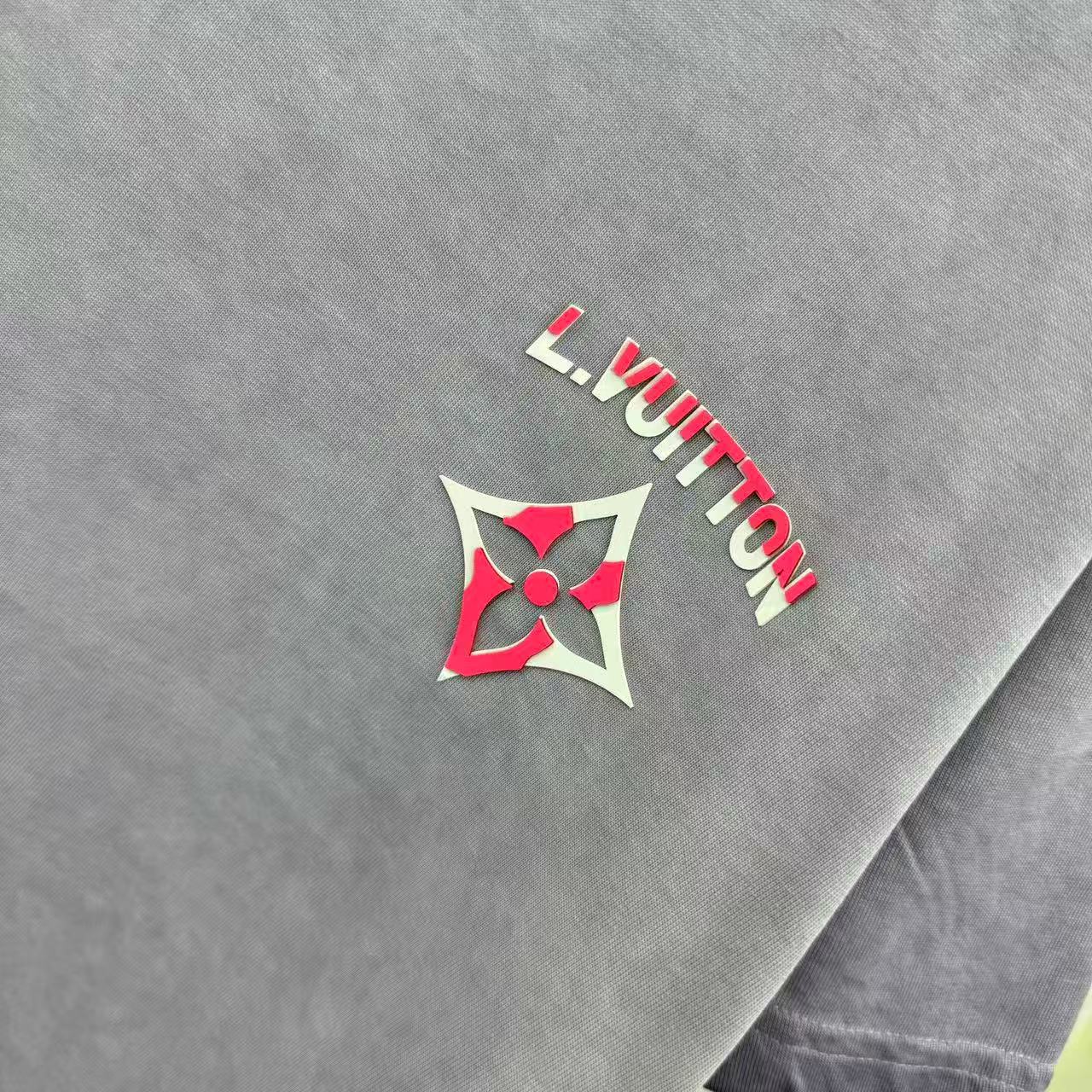New round neck short sleeved T-shirt