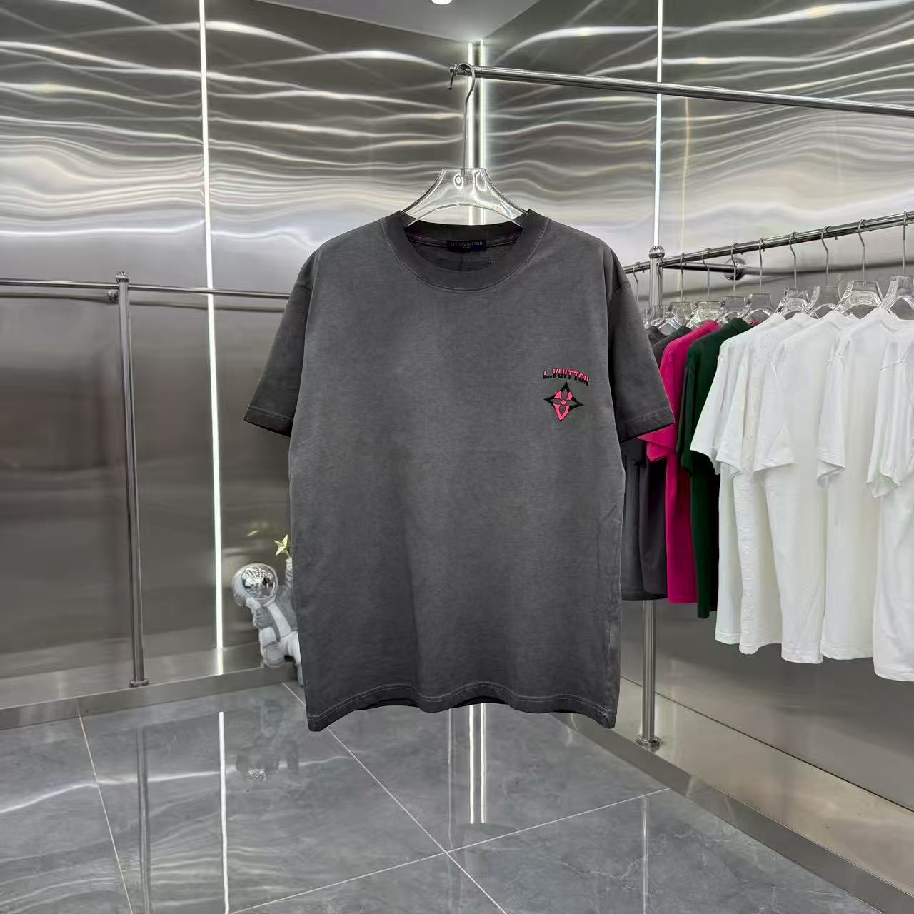 New round neck short sleeved T-shirt