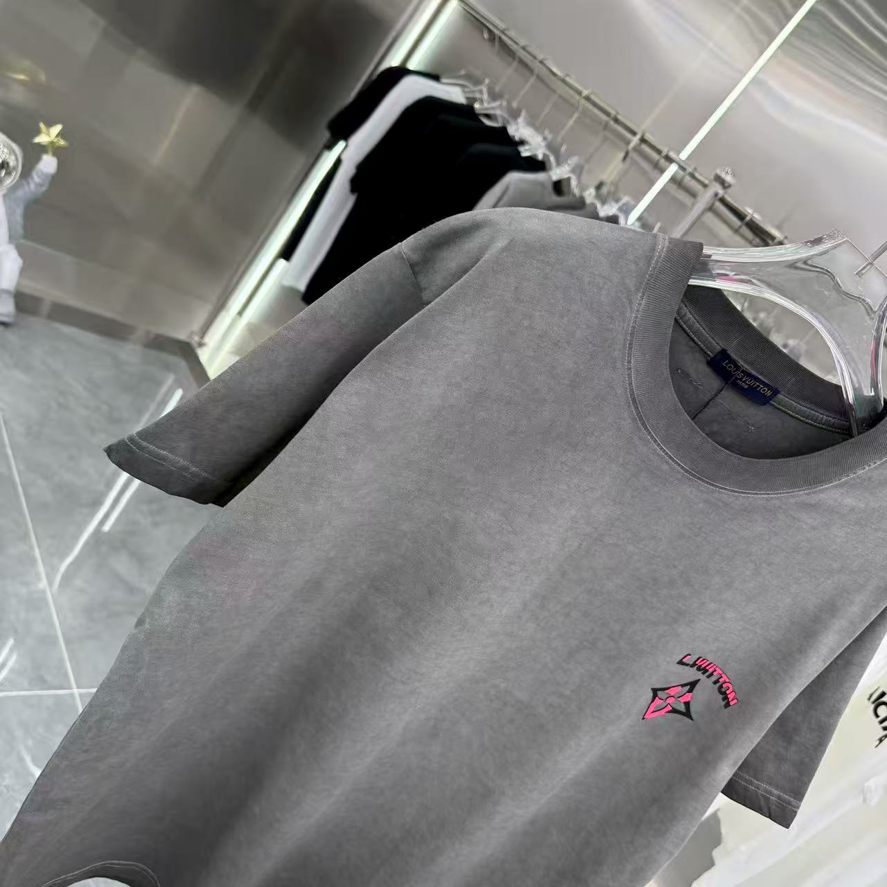 New round neck short sleeved T-shirt