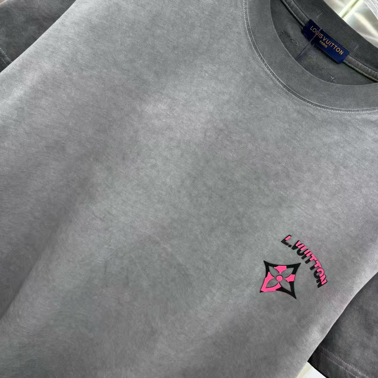 New round neck short sleeved T-shirt