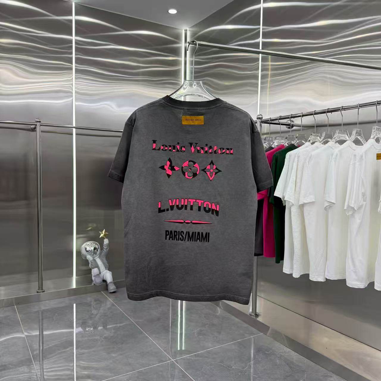 New round neck short sleeved T-shirt