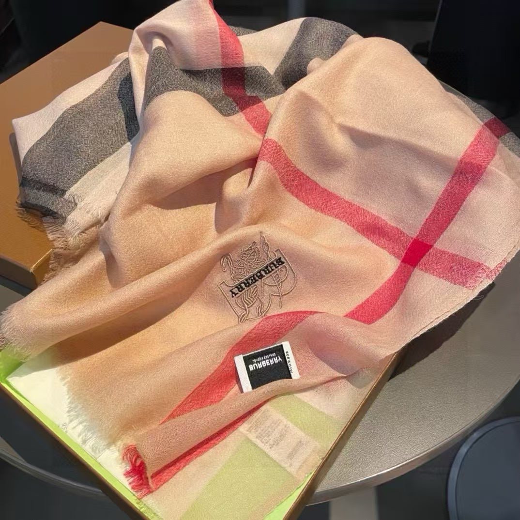 New autumn and winter scarf