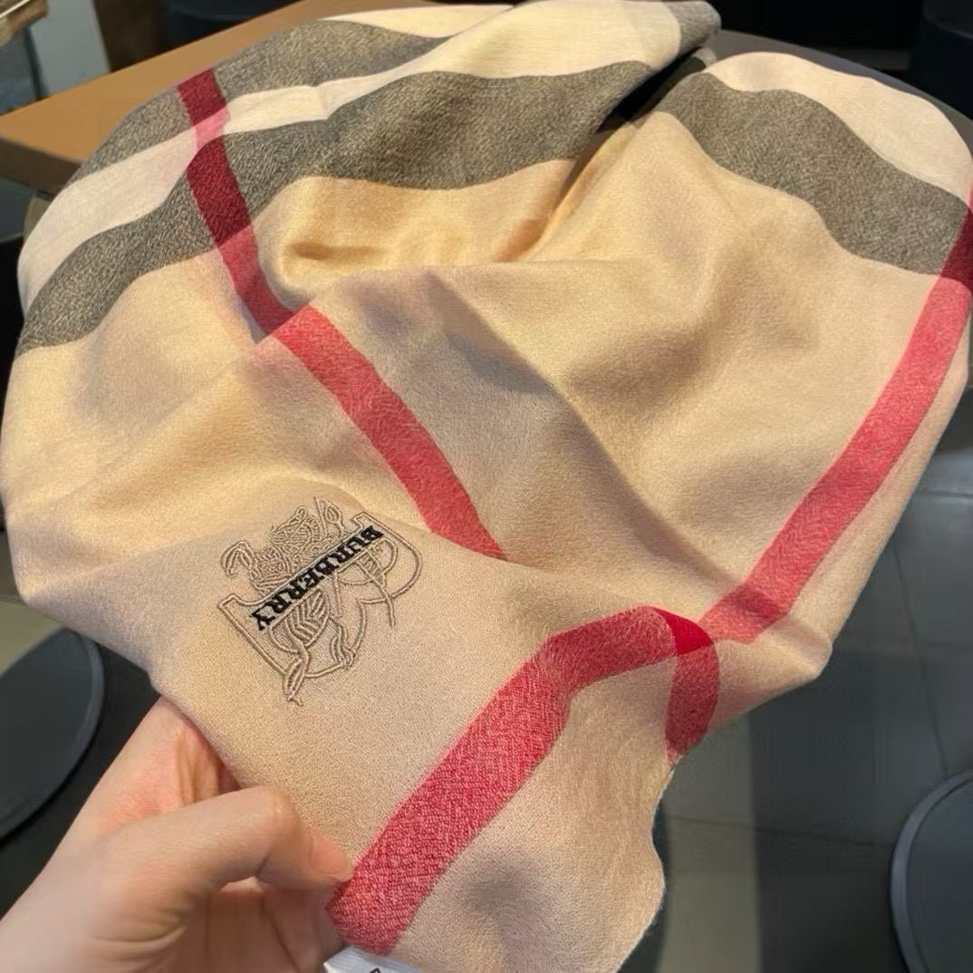 New autumn and winter scarf