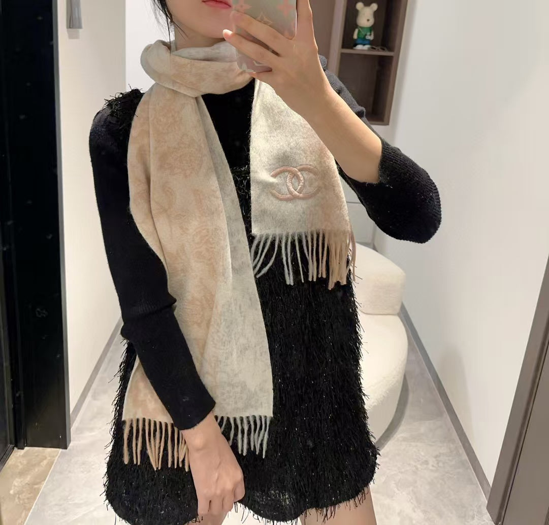 New autumn and winter scarf