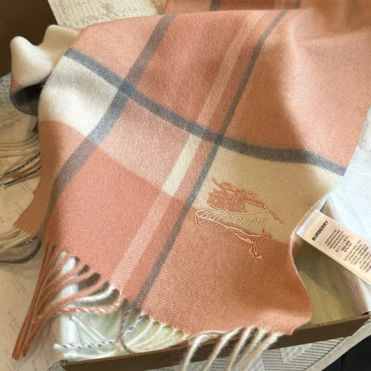 New double-sided scarf