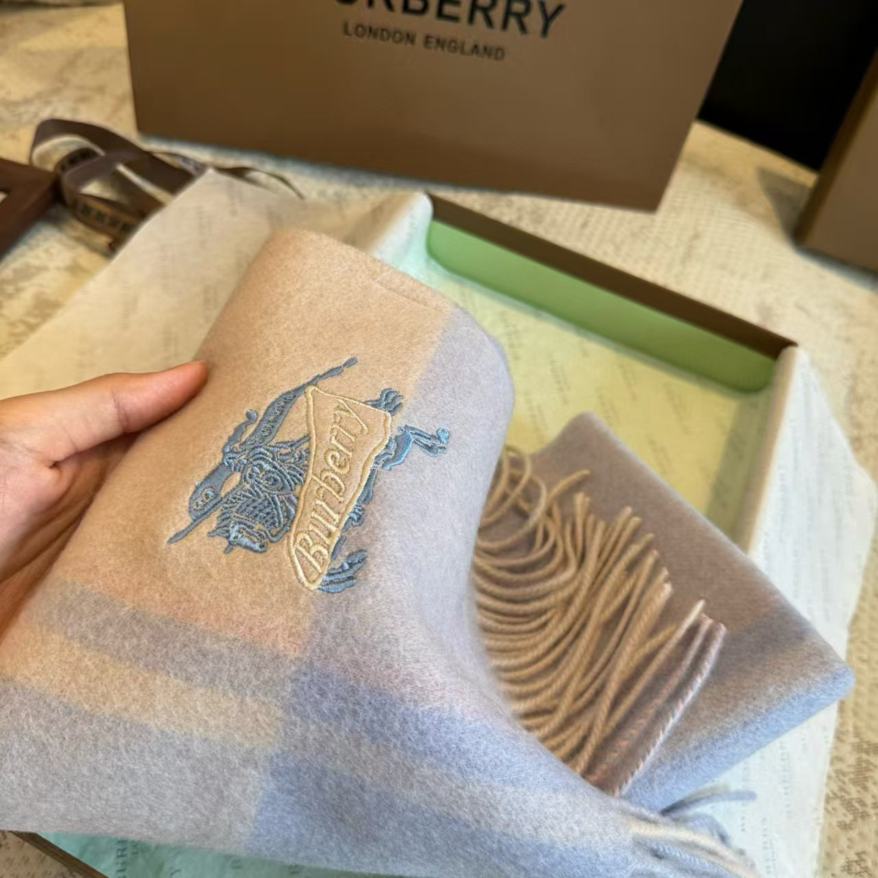 New double-sided scarf