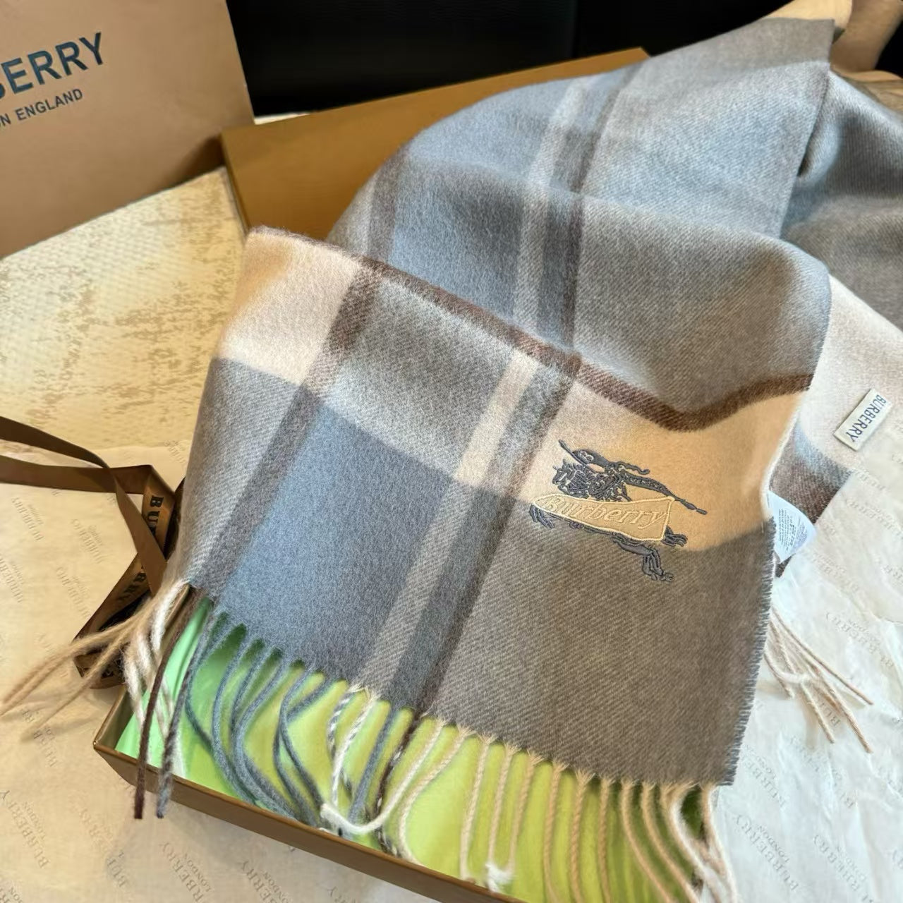 New double-sided scarf