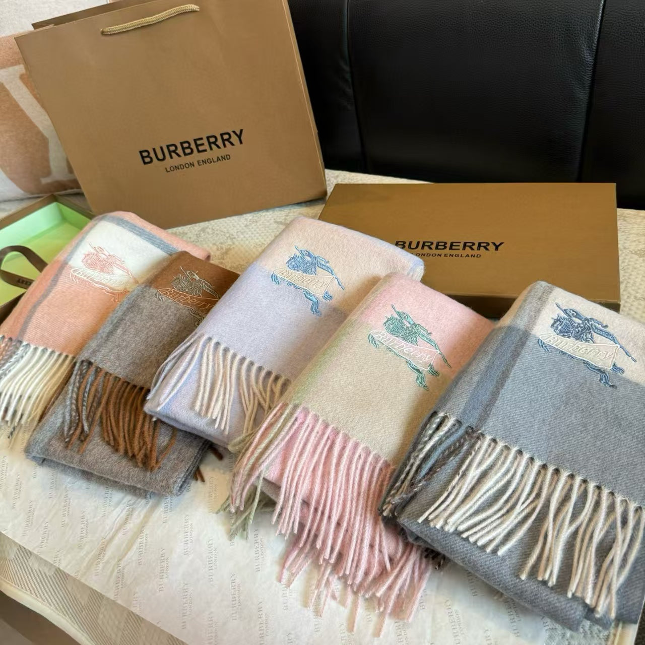 New double-sided scarf