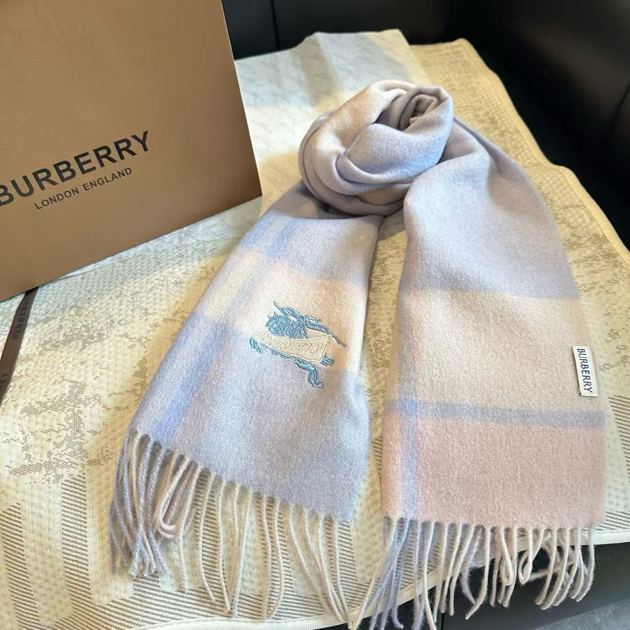 New double-sided scarf