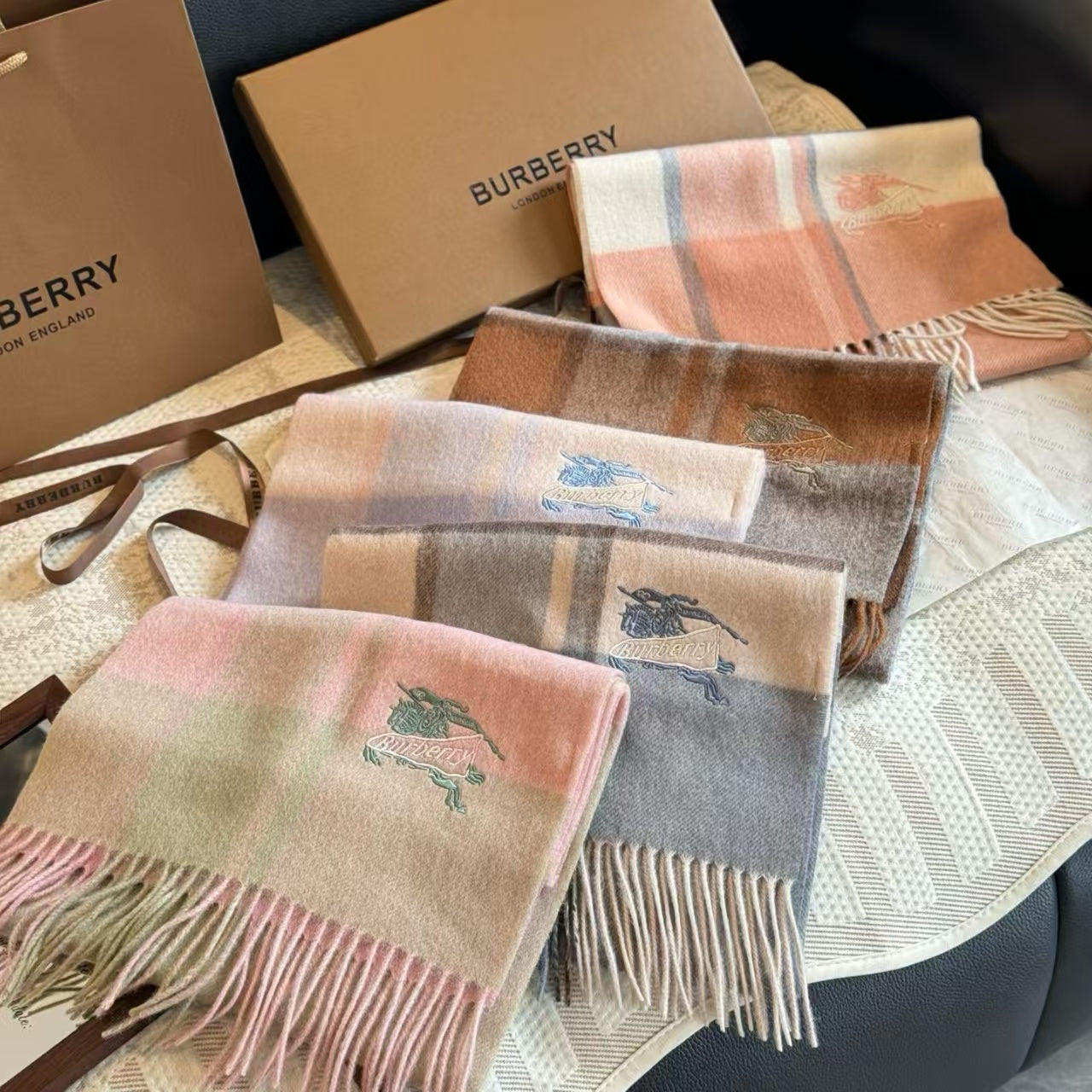 New double-sided scarf