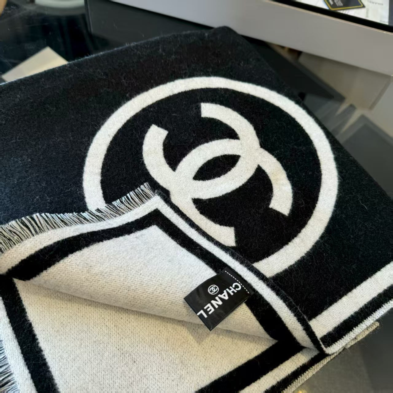 New black and white symmetrical shawl