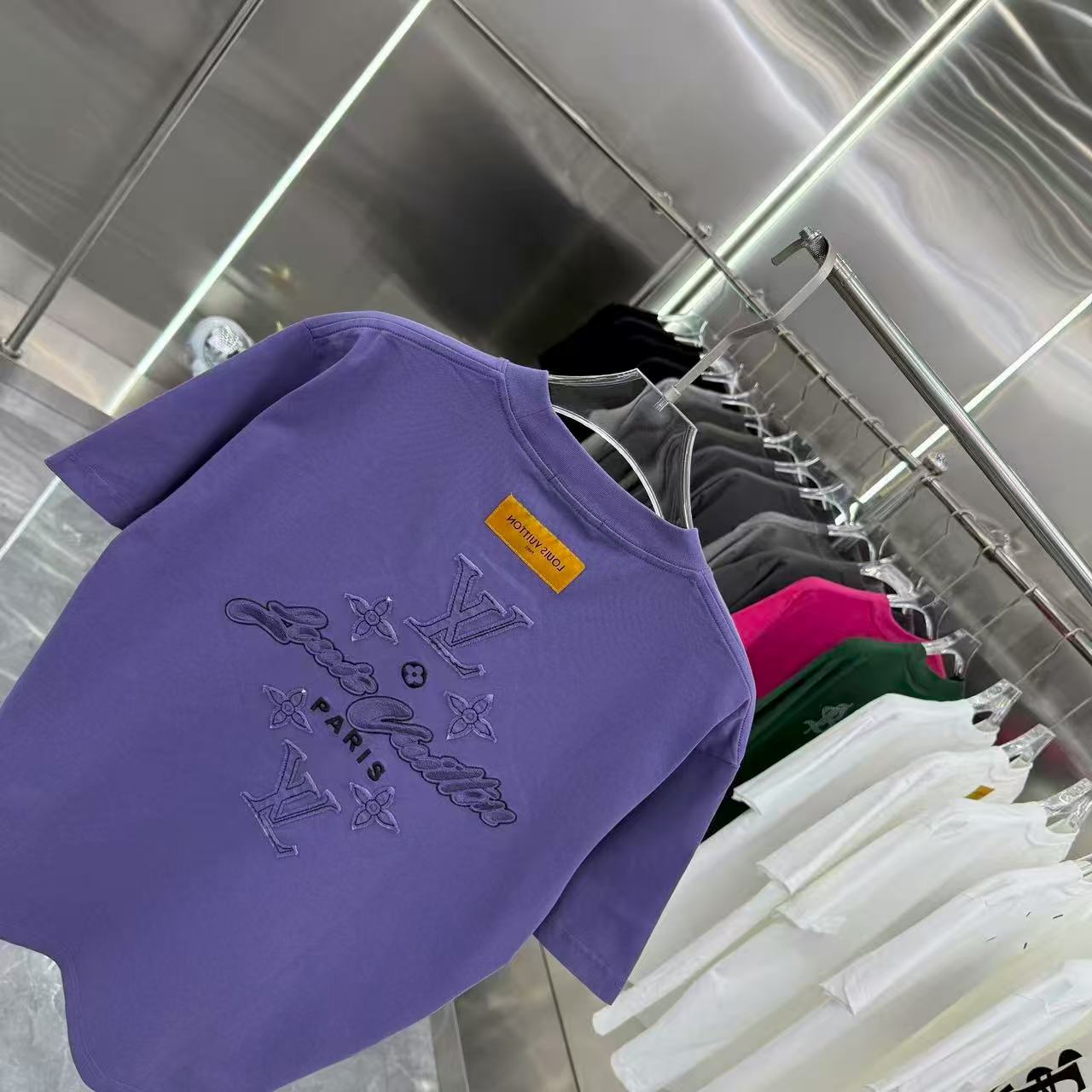 New round neck short sleeved T-shirt