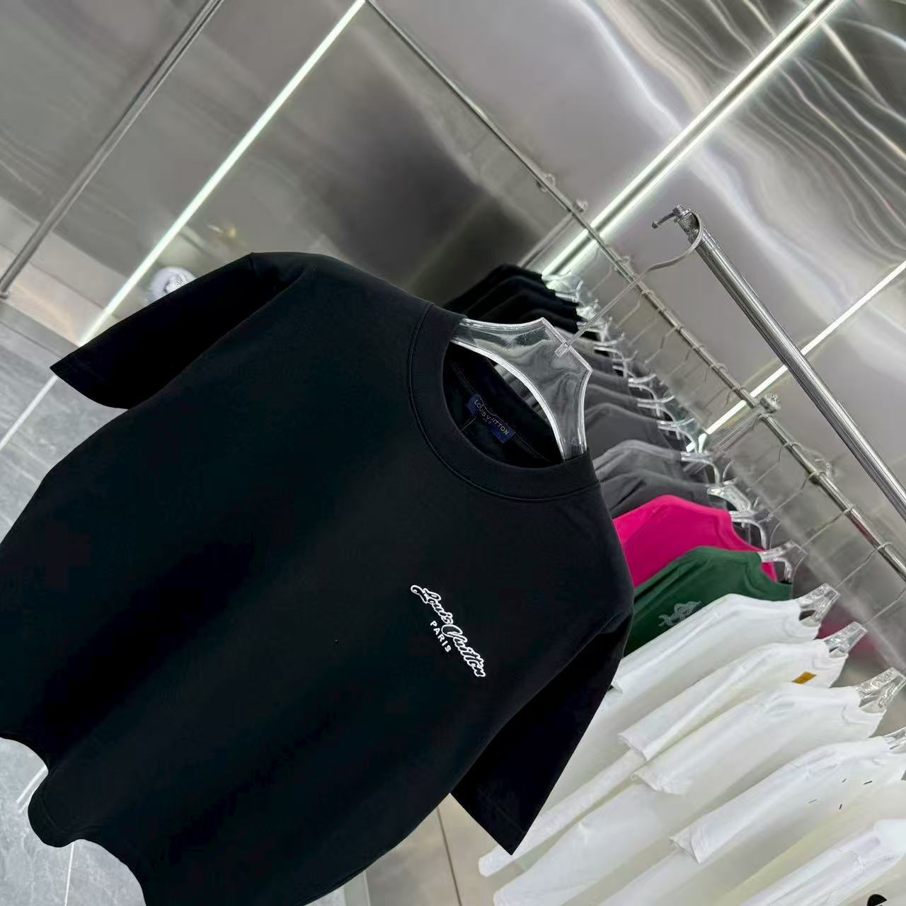 New round neck short sleeved T-shirt