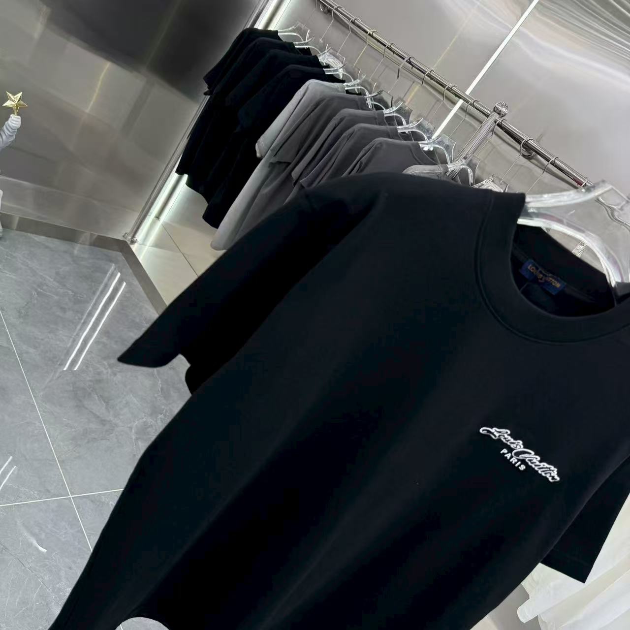 New round neck short sleeved T-shirt