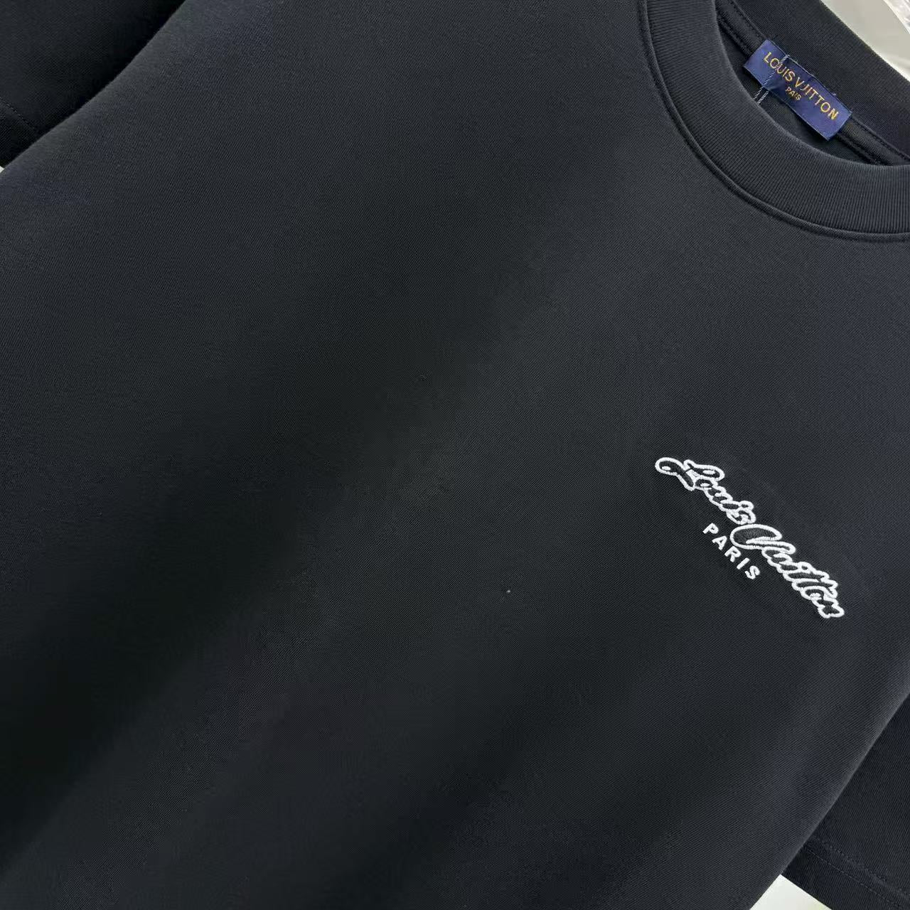New round neck short sleeved T-shirt