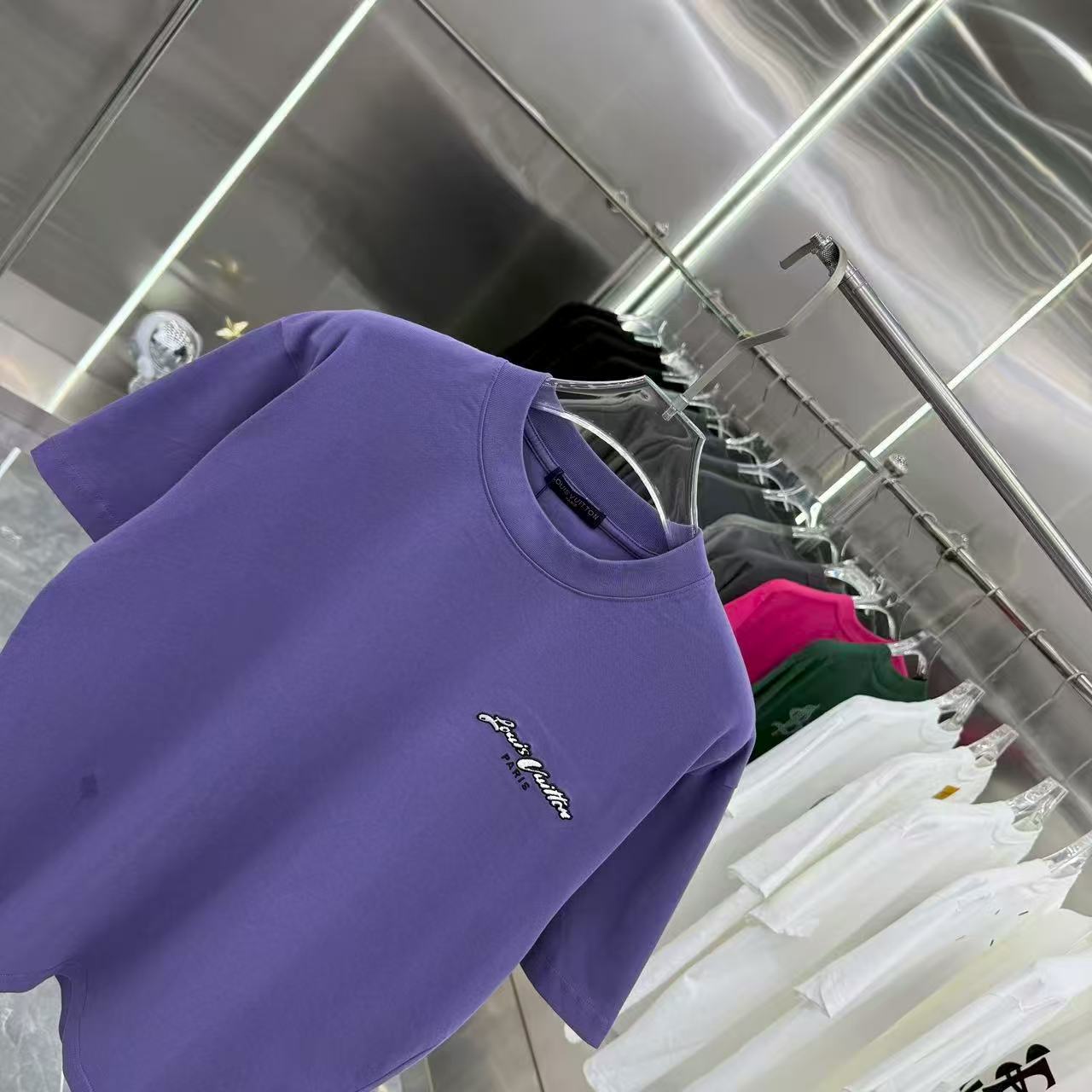 New round neck short sleeved T-shirt