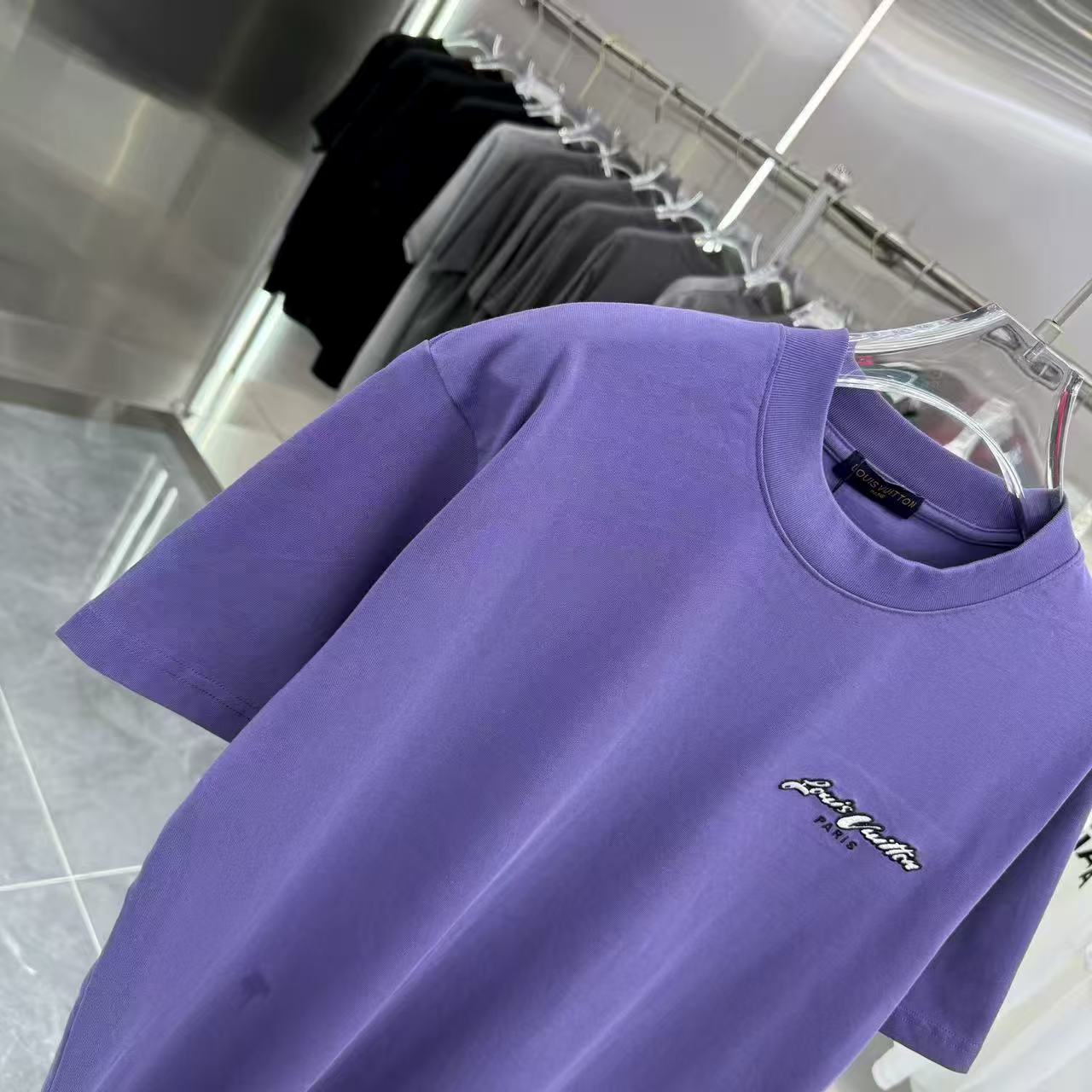 New round neck short sleeved T-shirt