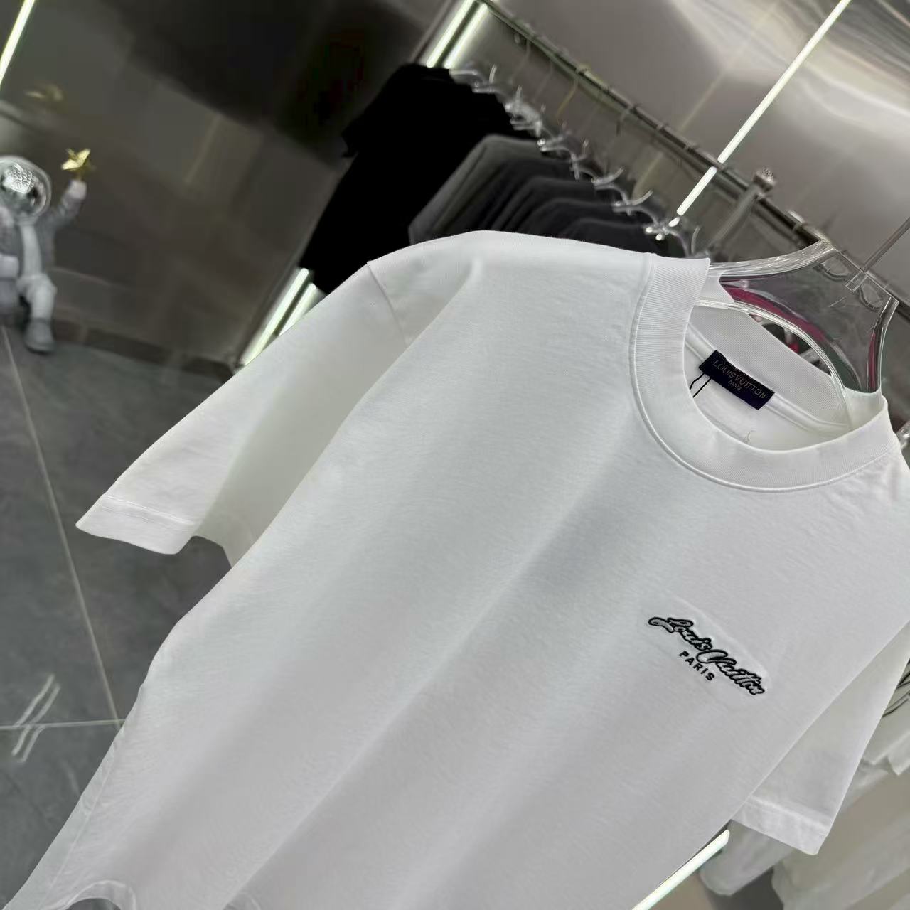 New round neck short sleeved T-shirt