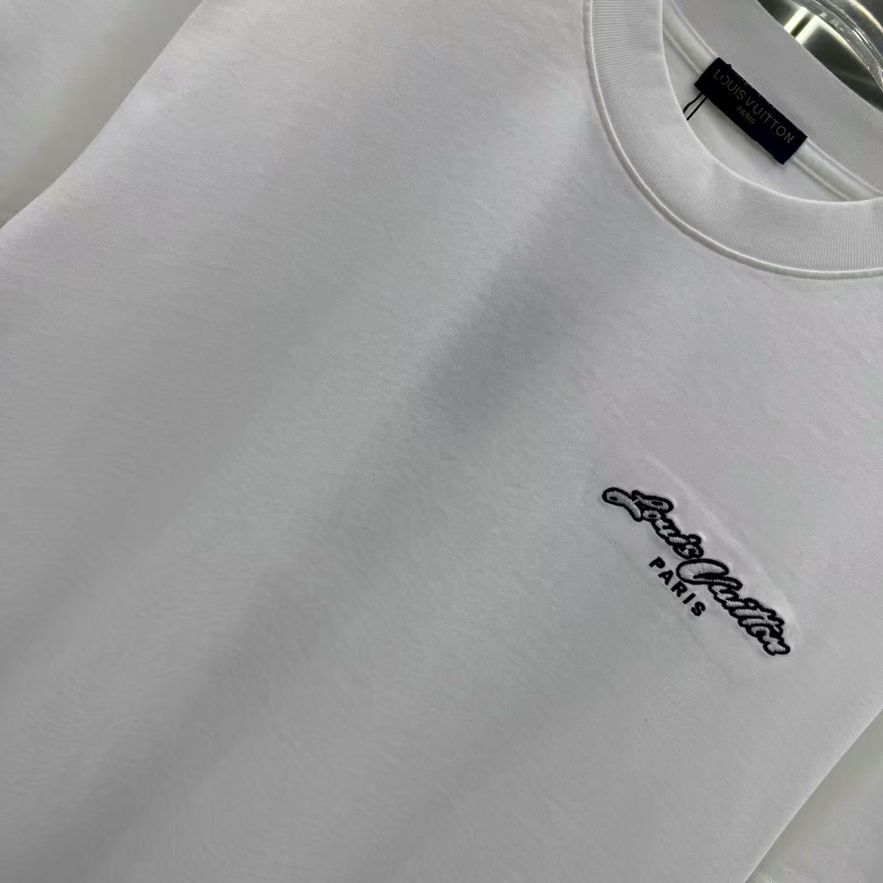 New round neck short sleeved T-shirt