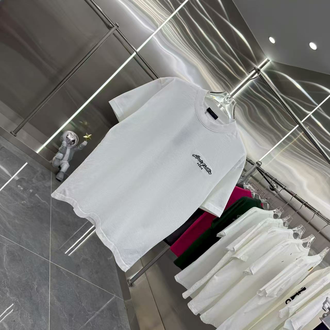 New round neck short sleeved T-shirt