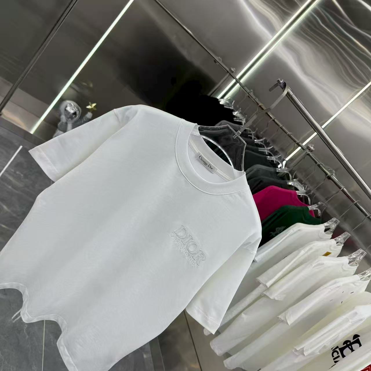 New round neck short sleeved T-shirt