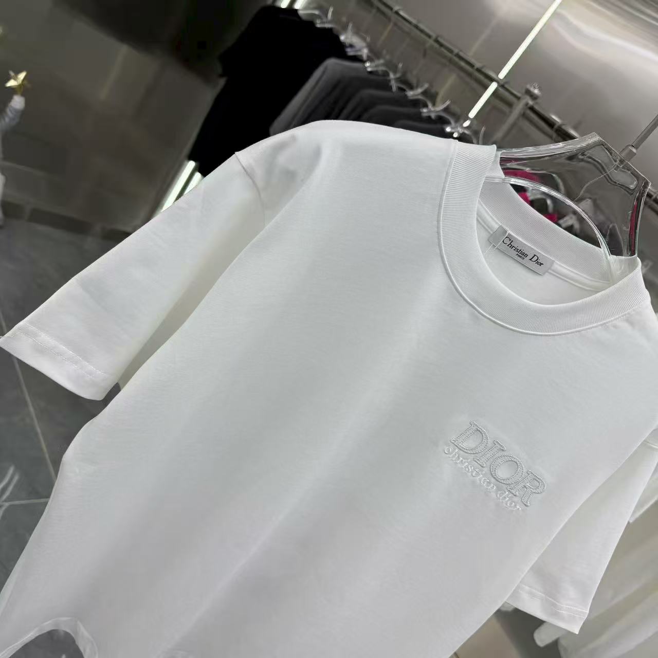 New round neck short sleeved T-shirt