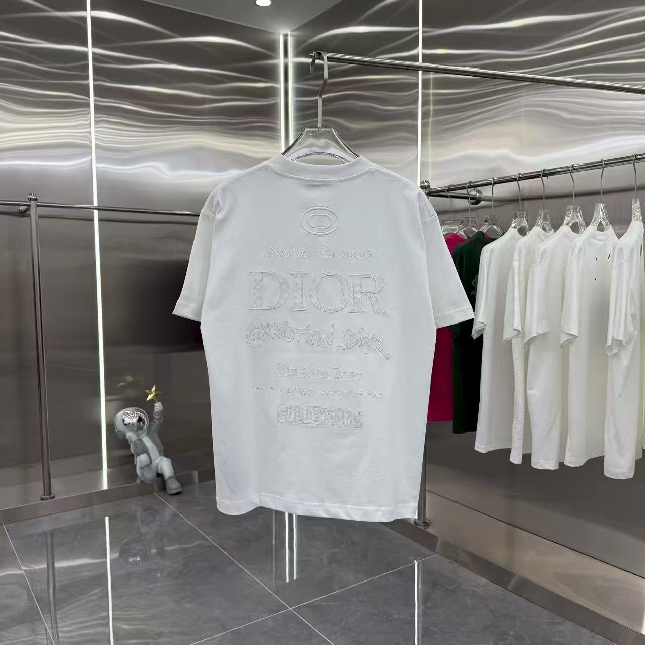 New round neck short sleeved T-shirt