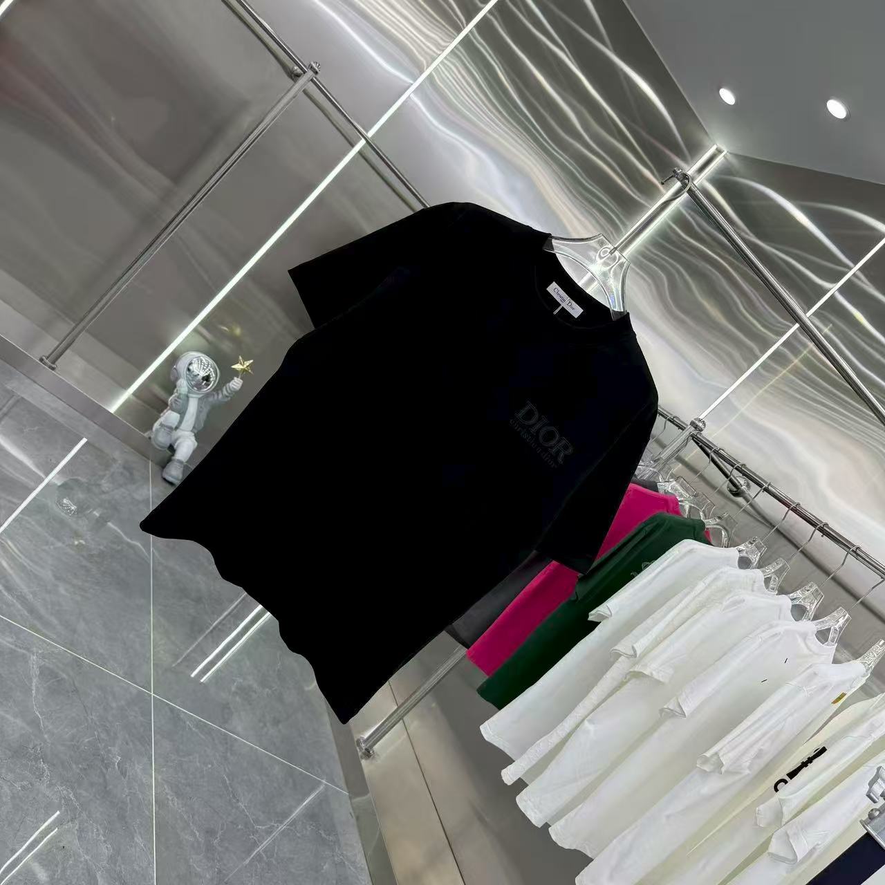 New round neck short sleeved T-shirt