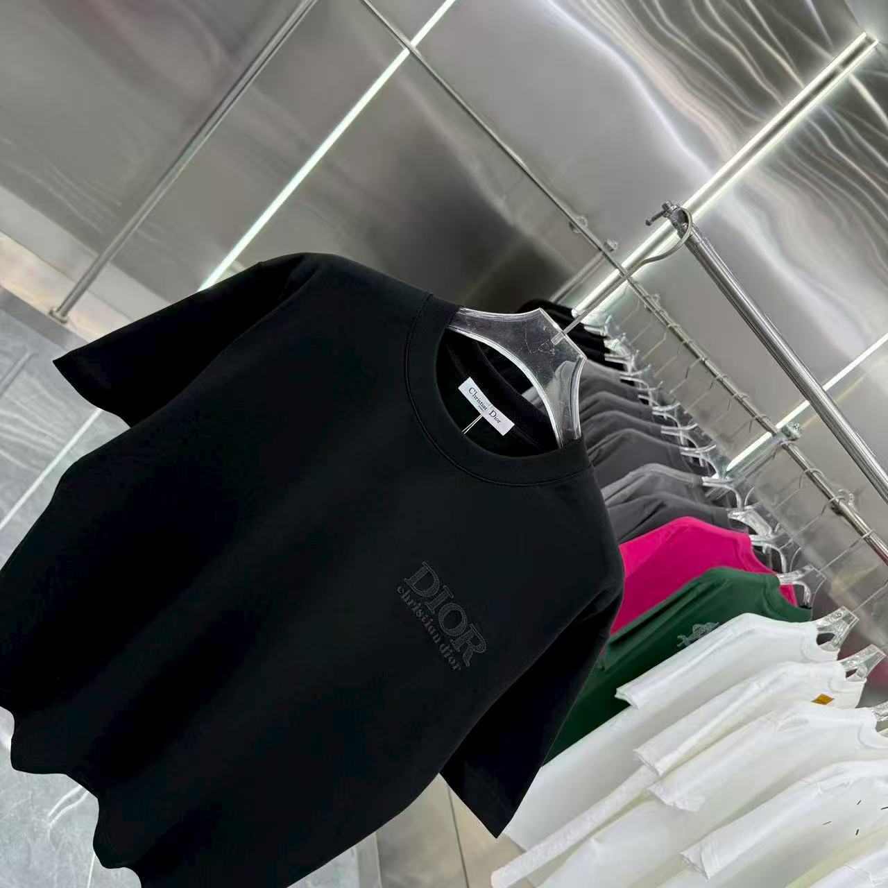 New round neck short sleeved T-shirt