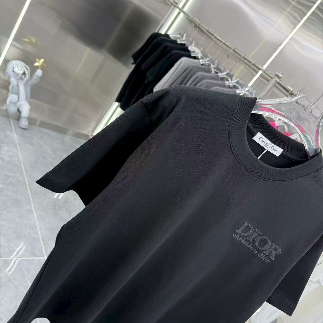 New round neck short sleeved T-shirt
