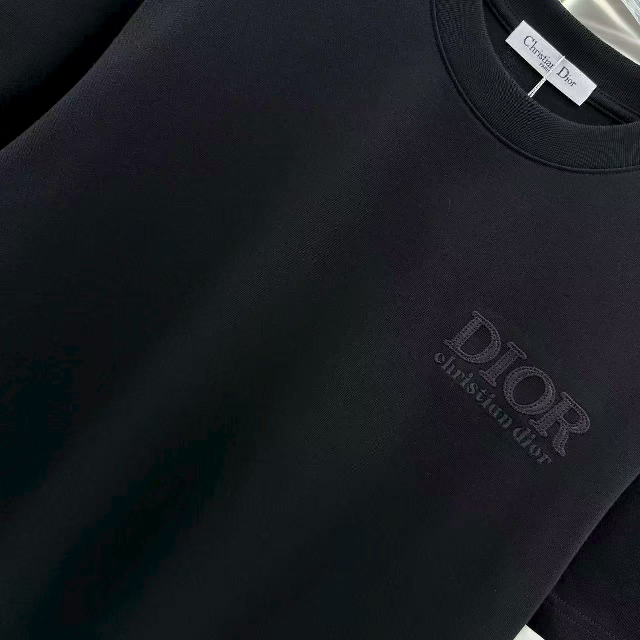 New round neck short sleeved T-shirt