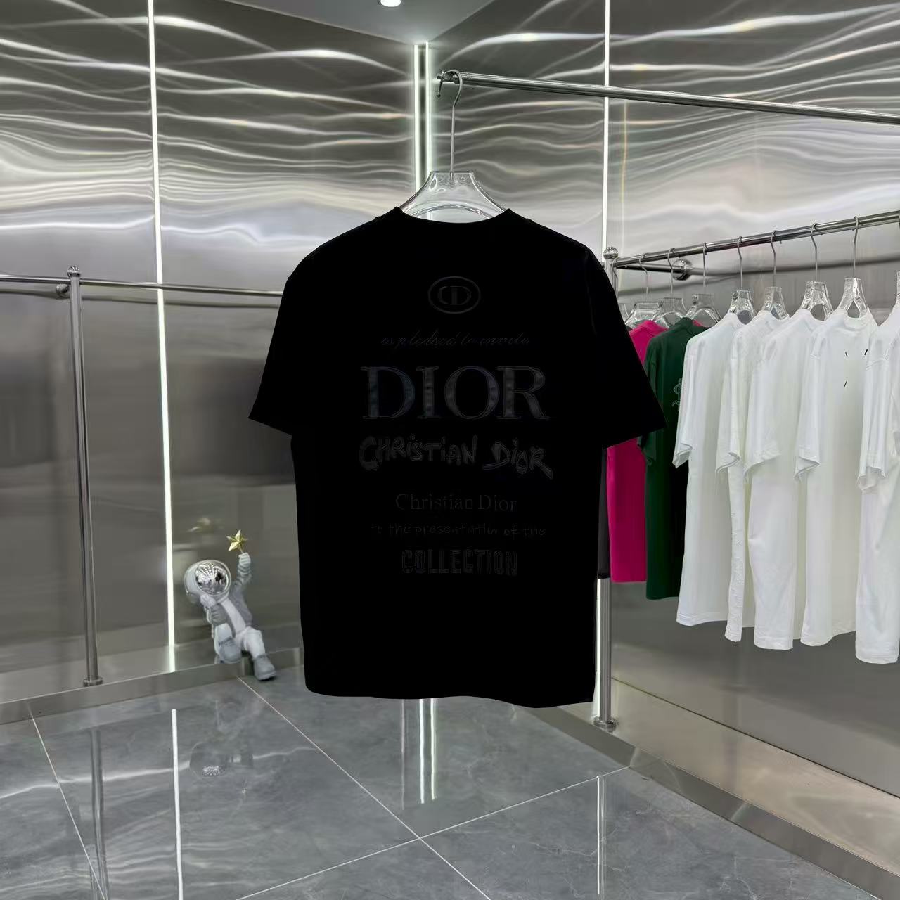 New round neck short sleeved T-shirt