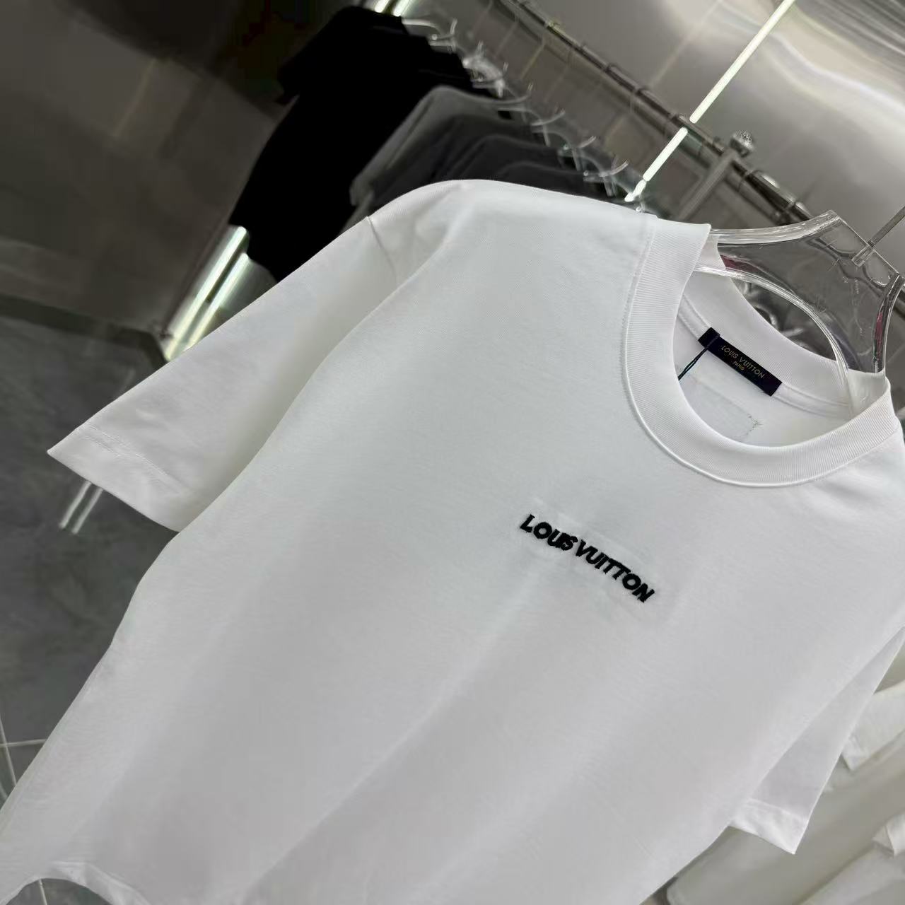 New round neck short sleeved T-shirt