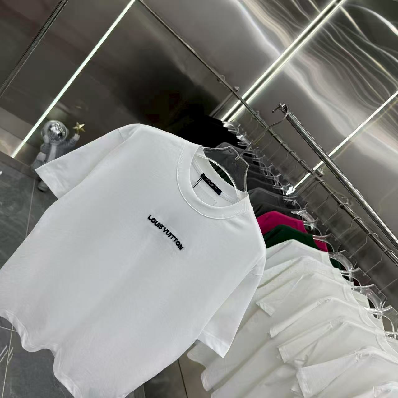 New round neck short sleeved T-shirt
