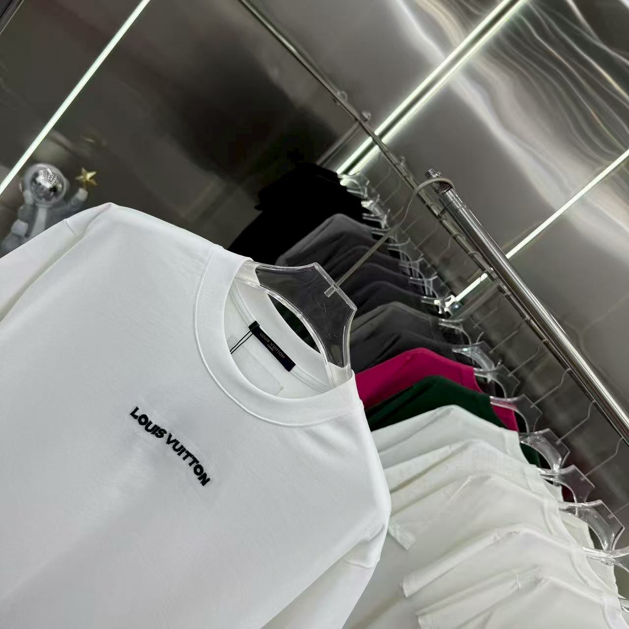 New round neck short sleeved T-shirt