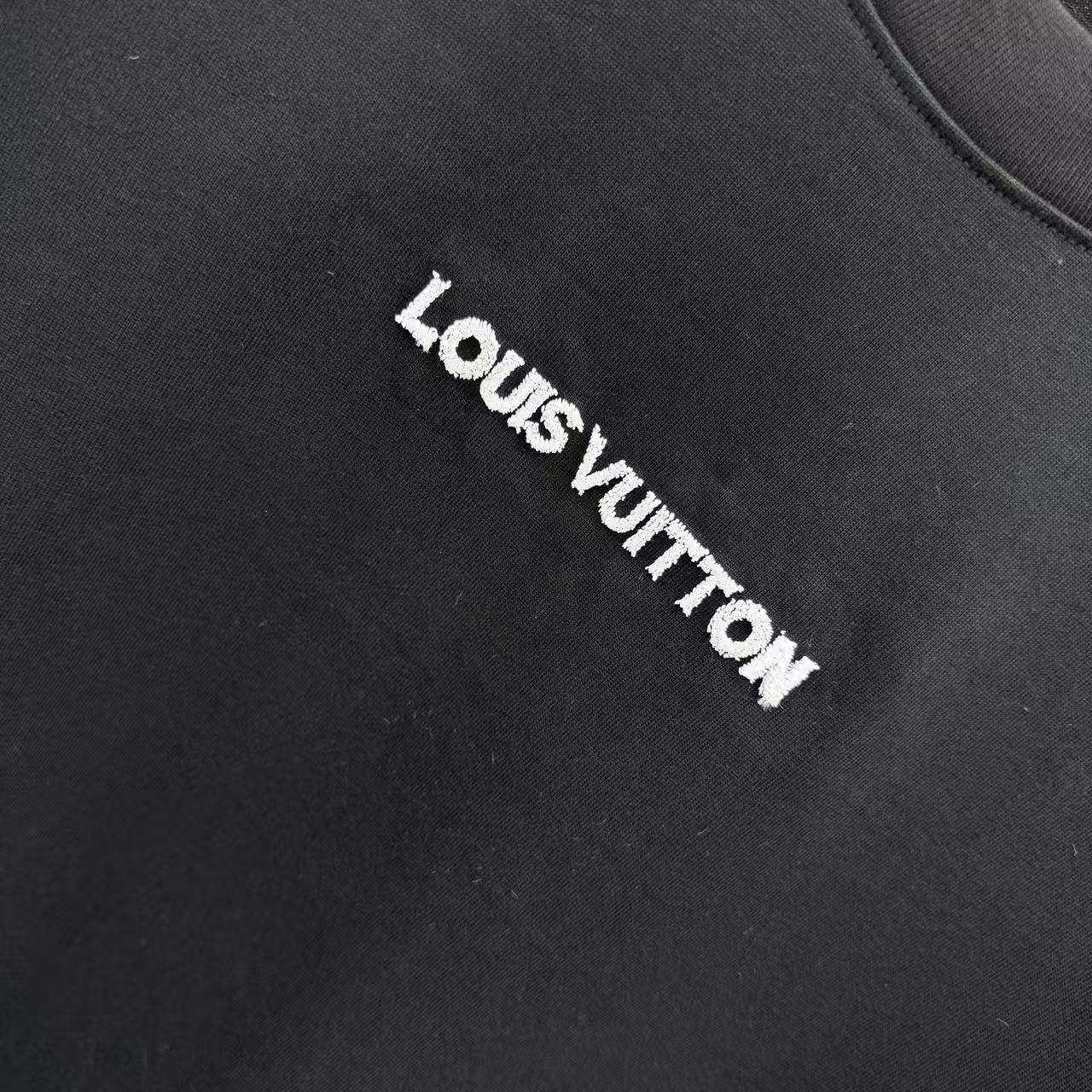 New round neck short sleeved T-shirt